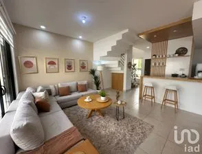 NEX-203758 - Casa en Venta, con 3 recamaras, con 2 baños, con 133 m2 de construcción.