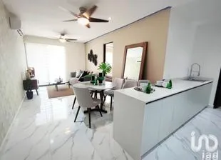 NEX-206369 - Departamento en Venta, con 2 recamaras, con 2 baños, con 87 m2 de construcción en Supermanzana 313, CP 77533, Quintana Roo.