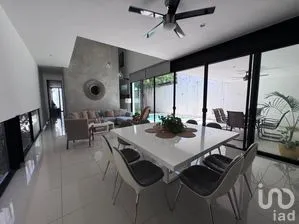 NEX-258467 - Casa en Venta, con 3 recamaras, con 3 baños, con 255 m2 de construcción en Cholul, CP 97305, Yucatán.