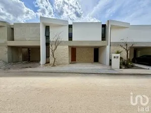 NEX-299343 - Casa en Venta, con 3 recamaras, con 3 baños, con 133 m2 de construcción.