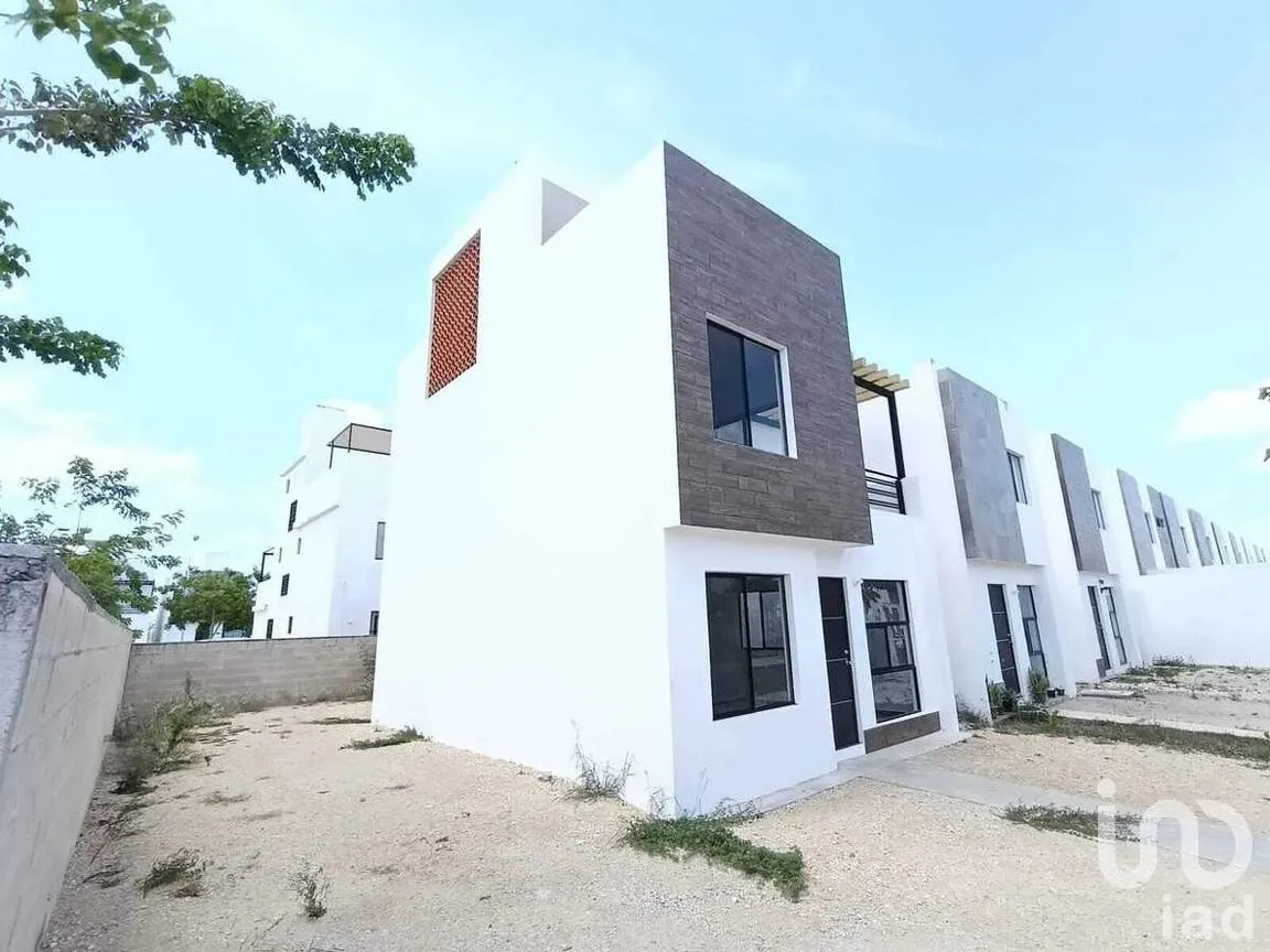 Casa en Venta en Chichi Suárez, Mérida, Yucatán | NEX-299464 | iad México | Foto 1 de 19