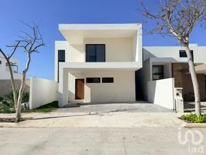NEX-299563 - Casa en Venta, con 3 recamaras, con 4 baños, con 264 m2 de construcción en Tamanché, CP 97304, Yucatán.