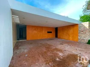 NEX-302900 - Casa en Venta, con 3 recamaras, con 4 baños, con 267 m2 de construcción.