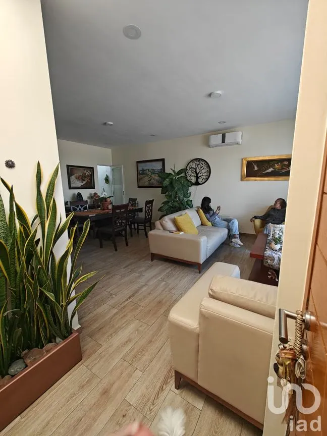 Casa en Venta en Pedregal de Schoenstatt, Corregidora, Querétaro | NEX-290162 | iad México | Foto 2 de 27