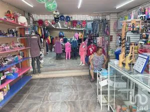 NEX-262614 - Local en Venta, con 4 recamaras, con 3 baños, con 532 m2 de construcción.