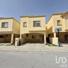 NEX-291947 - Casa en Renta, con 3 recamaras, con 3 baños, con 230 m2 de construcción en Residencial Bugambilias, CP 32538, Chihuahua.