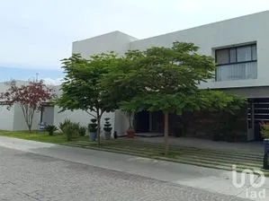 NEX-285911 - Casa en Venta, con 3 recamaras, con 4 baños, con 383 m2 de construcción en Alquerías de Pozos, CP 78397, San Luis Potosí.