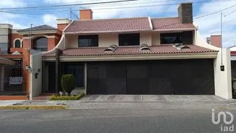 NEX-193427 - Casa en Venta, con 4 recamaras, con 3 baños, con 399 m2 de construcción en Arboledas de San Ignacio, CP 72590, Puebla.