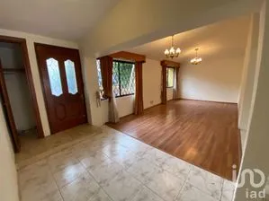 NEX-257643 - Casa en Renta, con 3 recamaras, con 2 baños, con 214 m2 de construcción.