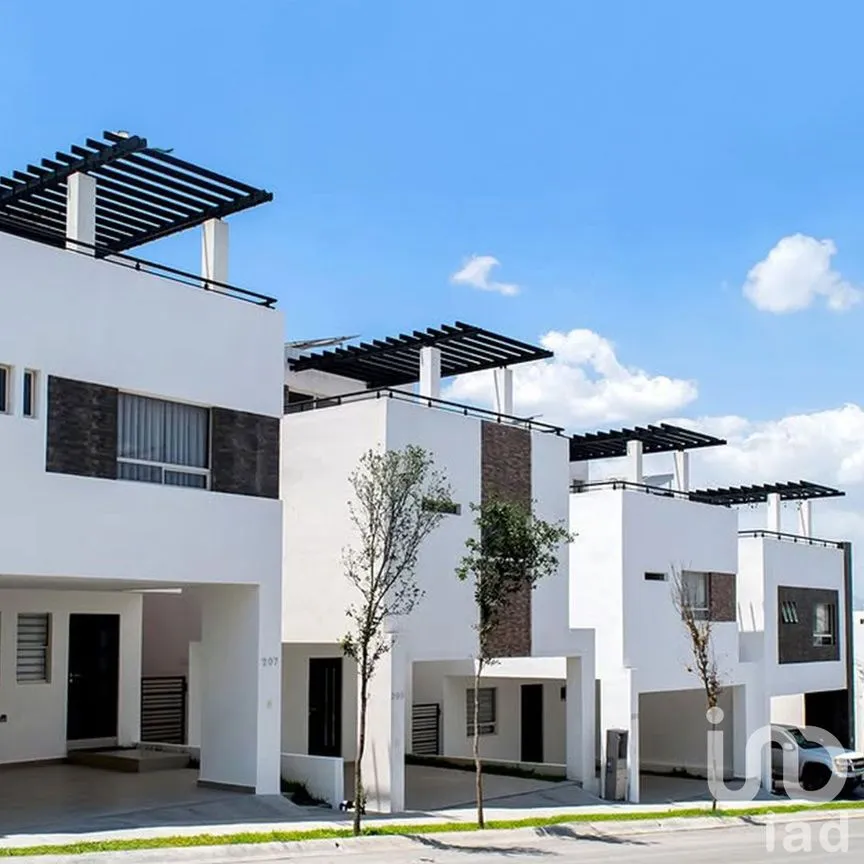Casa en Venta en Balcones de San Patricio, General Escobedo, Nuevo León | NEX-242322 | iad México | Foto 3 de 12