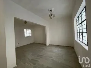 NEX-197632 - Departamento en Renta, con 2 recamaras, con 1 baño, con 92 m2 de construcción.