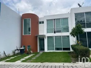 NEX-263640 - Casa en Renta, con 3 recamaras, con 2 baños, con 211 m2 de construcción en Luz Obrera, CP 72110, Puebla.