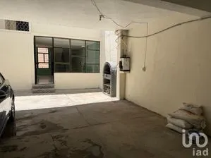 NEX-300895 - Casa en Renta, con 3 recamaras, con 1 baño, con 154 m2 de construcción.