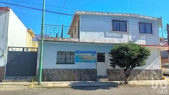 NEX-198918 - Casa en Venta, con 7 recamaras, con 3 baños, con 140 m2 de construcción en Sector Popular, CP 50040, México.