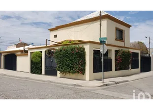 NEX-189825 - Casa en Venta, con 4 recamaras, con 2 baños, con 140 m2 de construcción en Villa del Rey Tercera Etapa, CP 21353, Baja California.