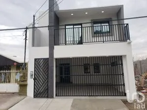 NEX-190034 - Casa en Venta, con 3 recamaras, con 2 baños, con 204 m2 de construcción en Lázaro Cárdenas, CP 21910, Baja California.