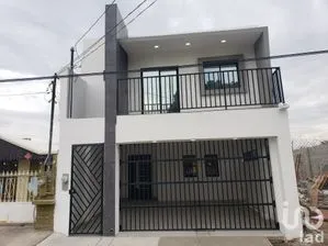 NEX-213449 - Casa en Venta, con 3 recamaras, con 2 baños, con 207 m2 de construcción.