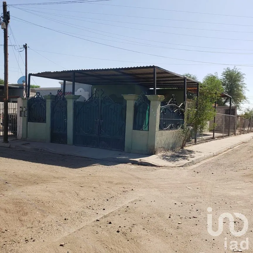 Casa en Venta en Hacienda de los Portales 4ta. Sección, Mexicali, Baja California | NEX-238735 | iad México | Foto 1 de 6