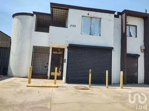 NEX-253442 - Local en Renta, con 1 recamara, con 250 m2 de construcción.