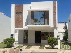 NEX-265195 - Casa en Venta, con 3 recamaras, con 2 baños, con 234 m2 de construcción en Altaria Residencial, CP 21395, Baja California.
