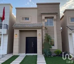 NEX-286228 - Casa en Venta, con 3 recamaras, con 2 baños, con 105 m2 de construcción.