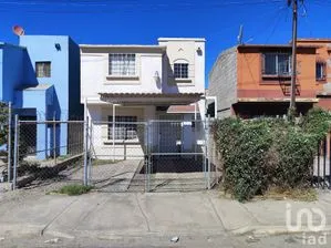 NEX-290837 - Casa en Renta, con 3 recamaras, con 1 baño, con 70 m2 de construcción en Hacienda del Real, CP 21353, Baja California.