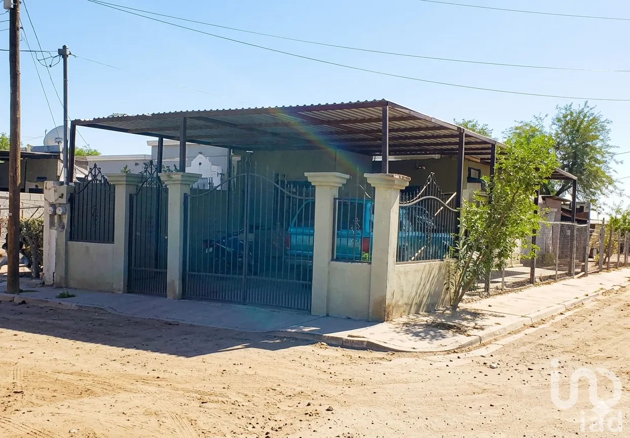 Casa en Venta en Hacienda de los Portales 4a Sección, Mexicali, Baja California | NEX-293542 | iad México | Foto 1 de 13