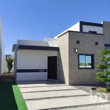 NEX-300784 - Casa en Venta, con 2 recamaras, con 1 baño, con 65 m2 de construcción.