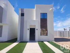 NEX-300937 - Casa en Venta, con 3 recamaras, con 2 baños, con 79 m2 de construcción.