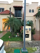 NEX-235338 - Casa en Venta, con 4 recamaras, con 4 baños, con 176 m2 de construcción.