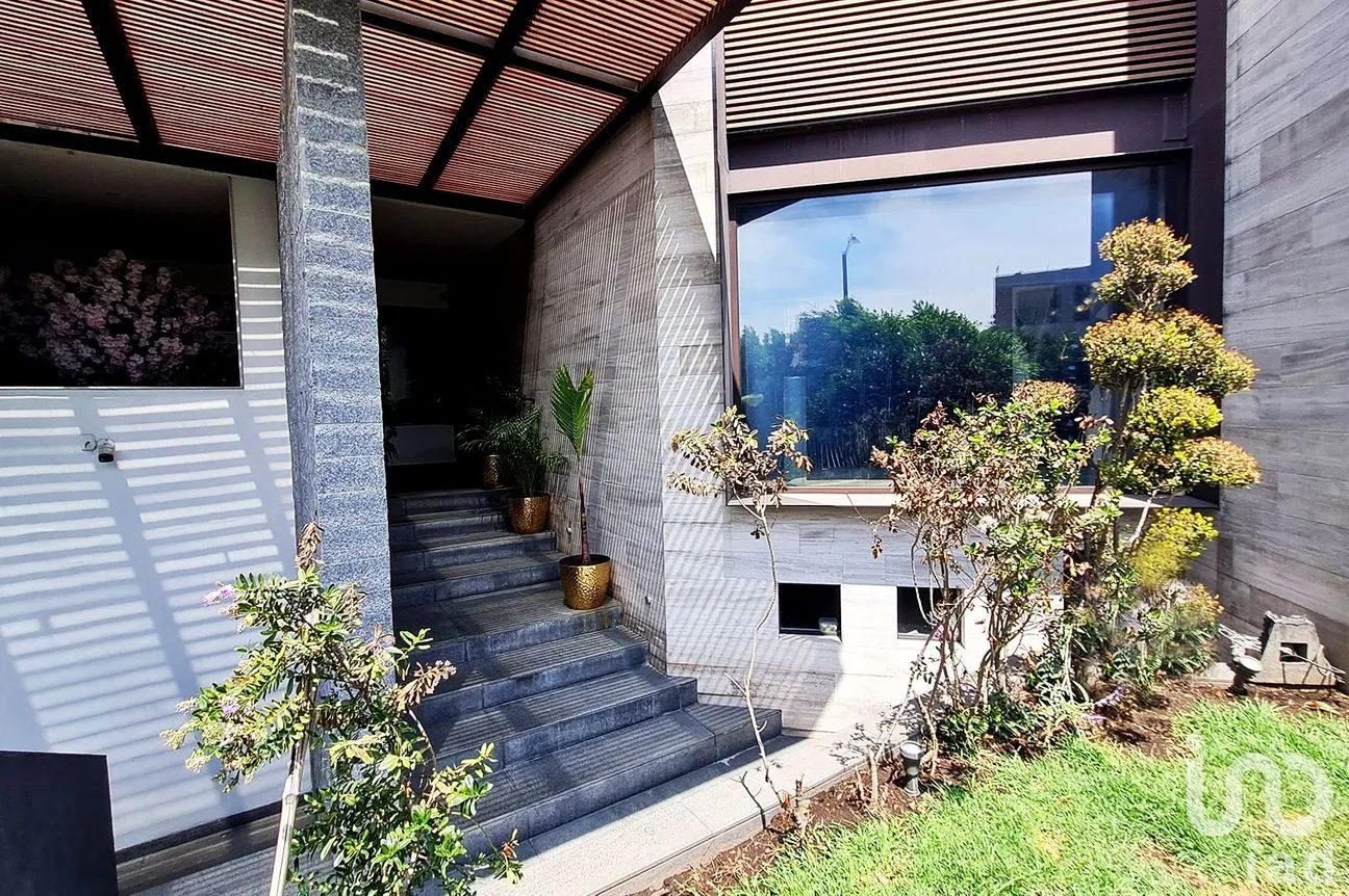Casa en Venta en Paseo de las Lomas, Álvaro Obregón, Ciudad de México | NEX-203011 | iad México | Foto 3 de 42
