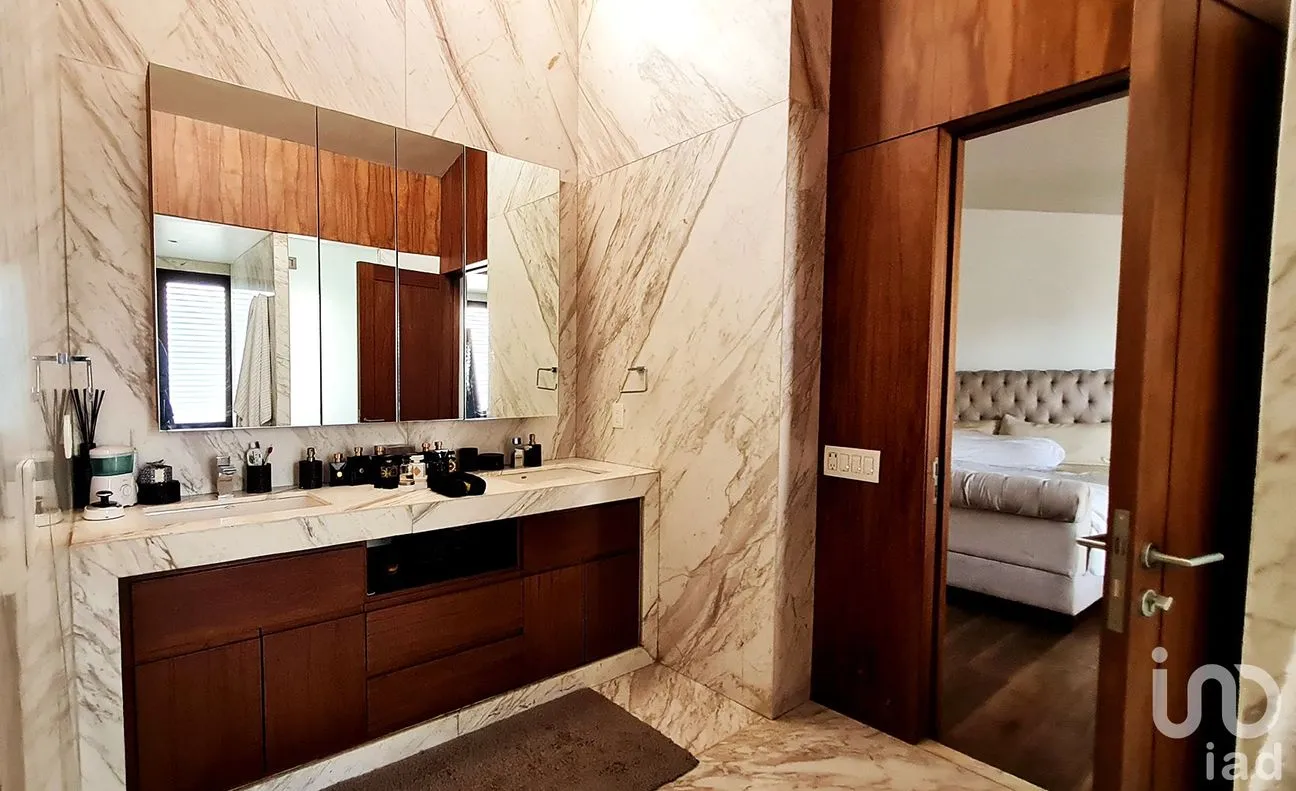 Casa en Venta en Paseo de las Lomas, Álvaro Obregón, Ciudad de México | NEX-203011 | iad México | Foto 34 de 42