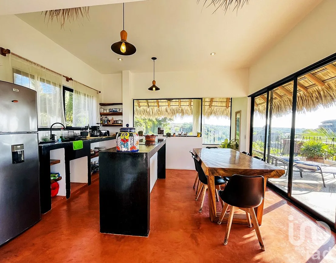 Casa en Venta en Punta de Zicatela, Santa María Colotepec, Oaxaca | NEX-239124 | iad México | Foto 11 de 22