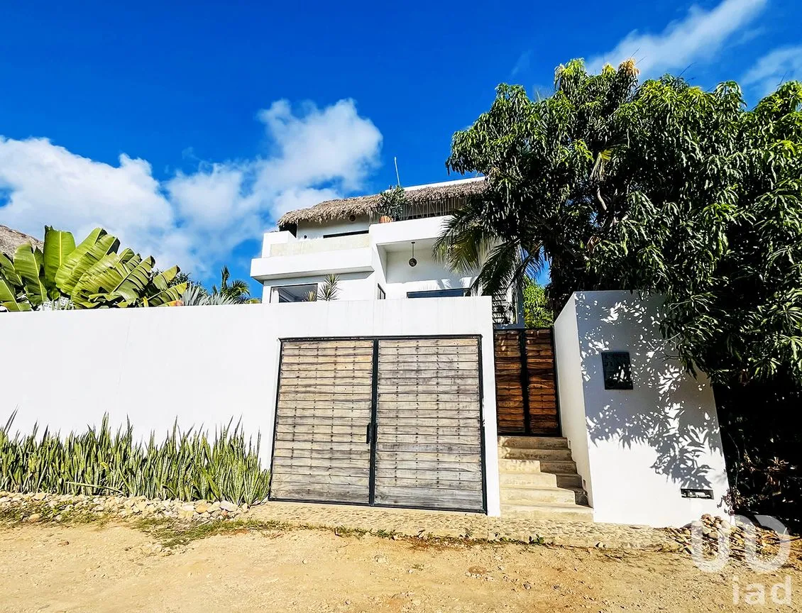 Casa en Venta en Punta de Zicatela, Santa María Colotepec, Oaxaca | NEX-239124 | iad México | Foto 3 de 22