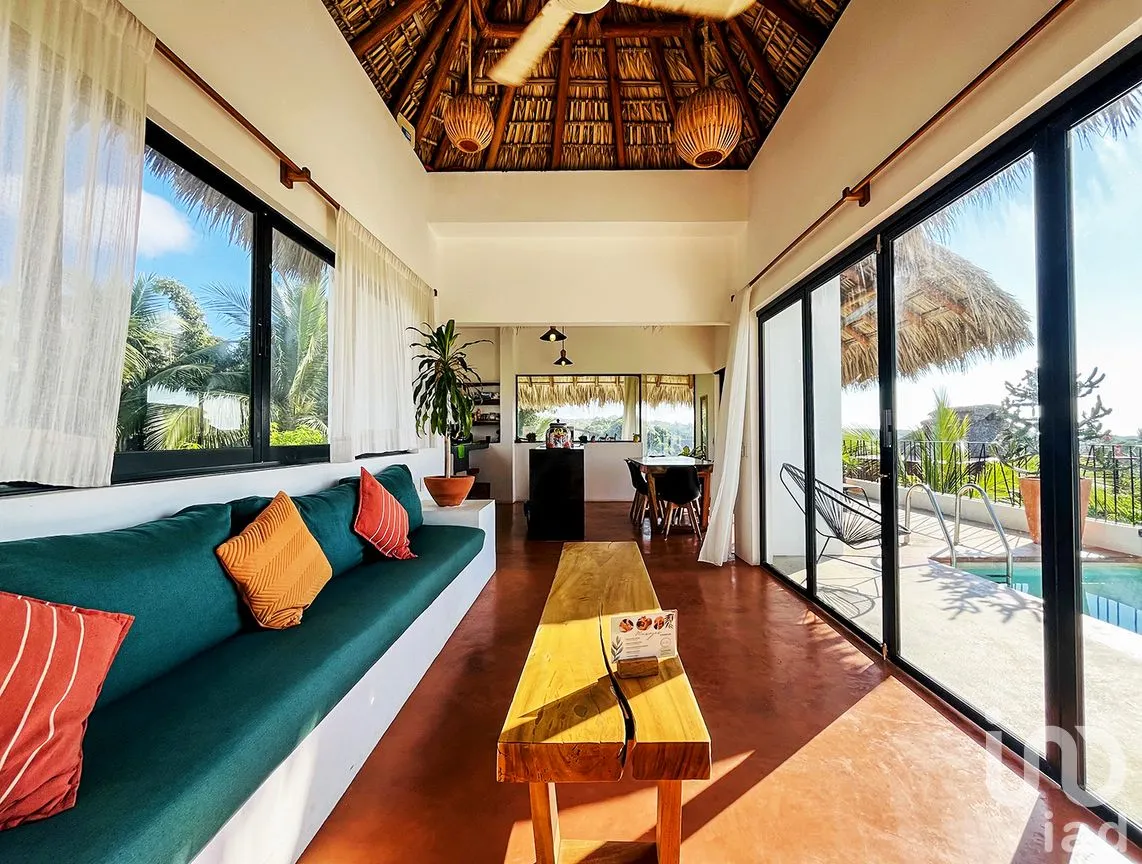 Casa en Venta en Punta de Zicatela, Santa María Colotepec, Oaxaca | NEX-239124 | iad México | Foto 9 de 22