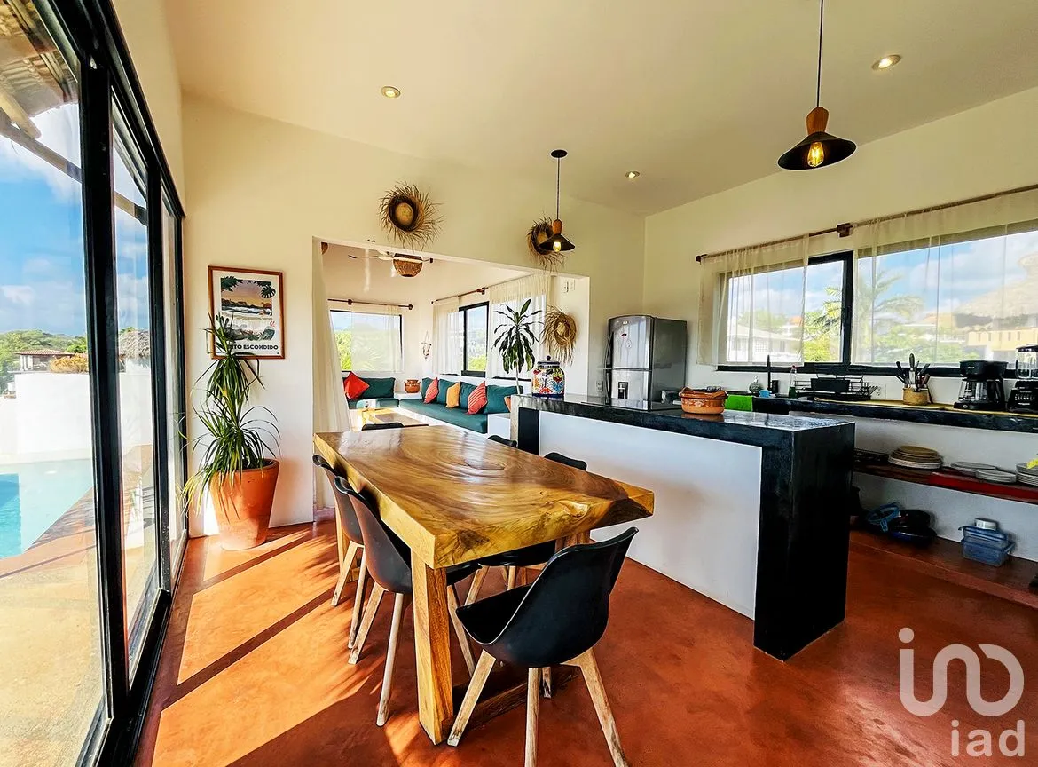 Casa en Venta en Punta de Zicatela, Santa María Colotepec, Oaxaca | NEX-239124 | iad México | Foto 10 de 22