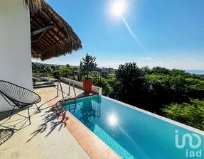 NEX-239124 - Casa en Venta, con 3 recamaras, con 3 baños, con 266 m2 de construcción en Punta de Zicatela, CP 70934, Oaxaca.