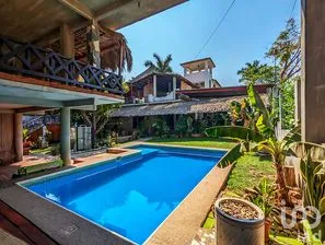 NEX-239189 - Casa en Venta, con 5 recamaras, con 4 baños, con 576 m2 de construcción en Punta de Zicatela, CP 70934, Oaxaca.