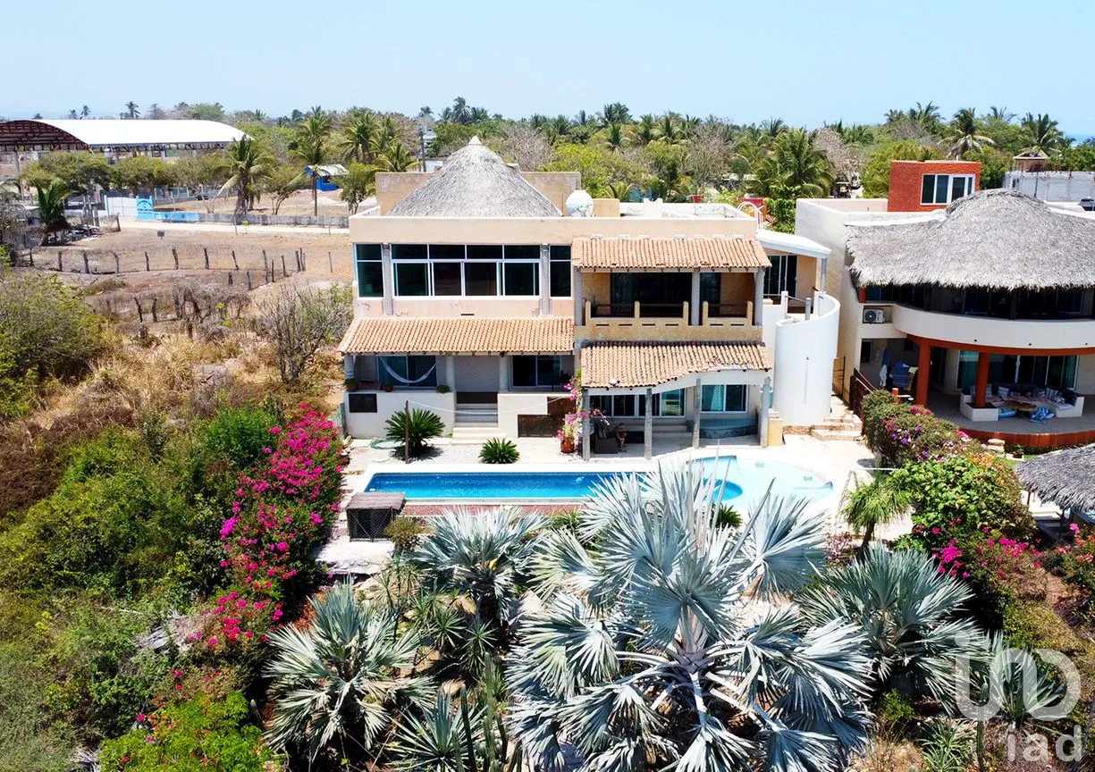 Casa en Venta en Santa Elena (El Puertecito), Santa María Colotepec, Oaxaca | NEX-255273 | iad México | Foto 2 de 31