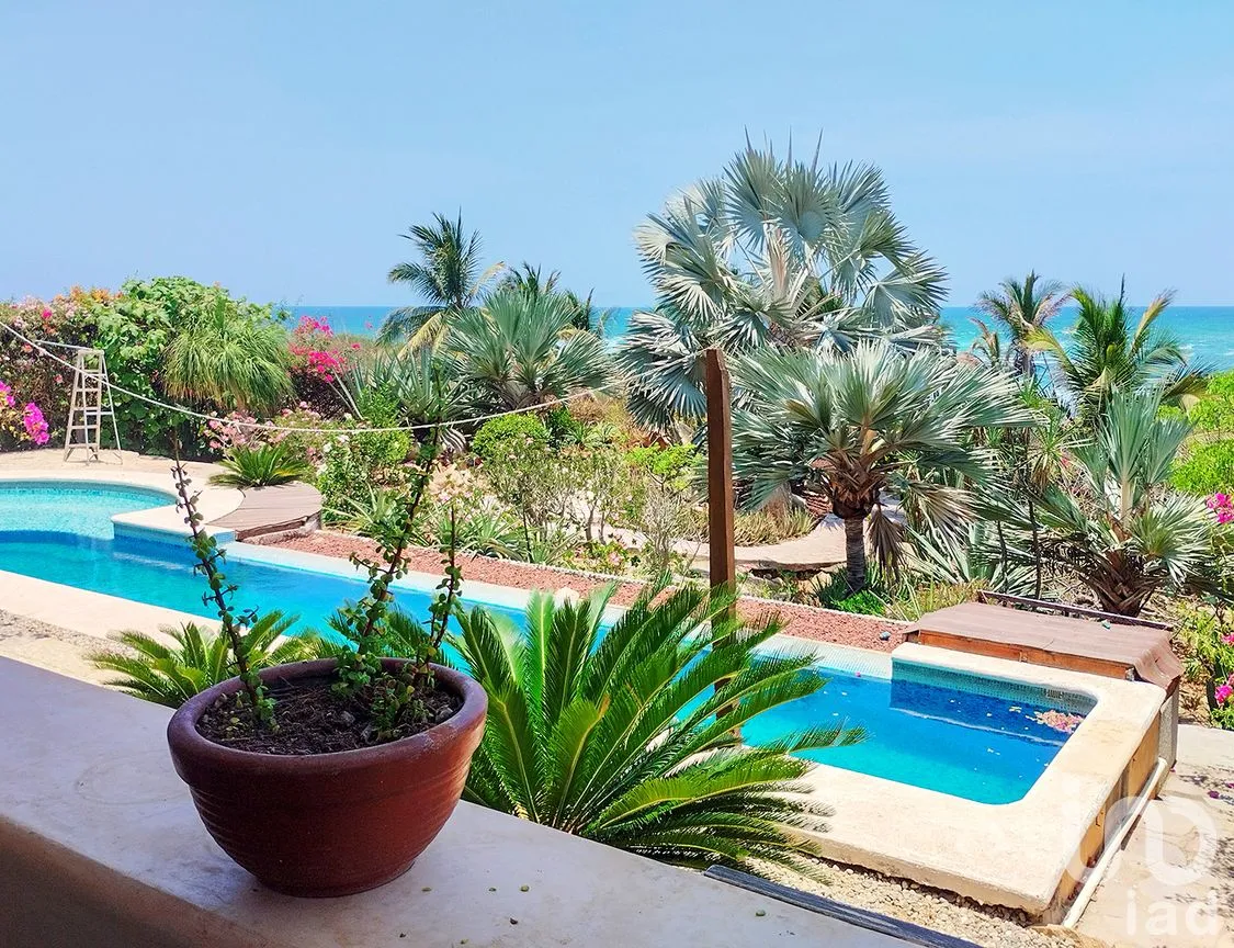Casa en Venta en Santa Elena (El Puertecito), Santa María Colotepec, Oaxaca | NEX-255273 | iad México | Foto 1 de 31