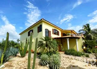 NEX-286179 - Casa en Venta, con 3 recamaras, con 2 baños, con 344 m2 de construcción en Laguna Encantada, CP 70938, Oaxaca.