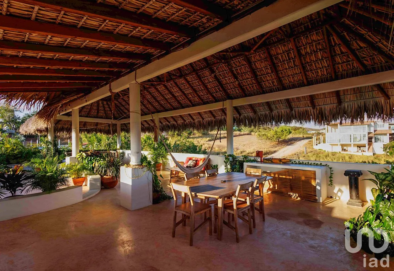 Casa en Venta en Puerto Escondido Centro, San Pedro Mixtepec -Dto. 22 -, Oaxaca | NEX-292698 | iad México | Foto 51 de 57