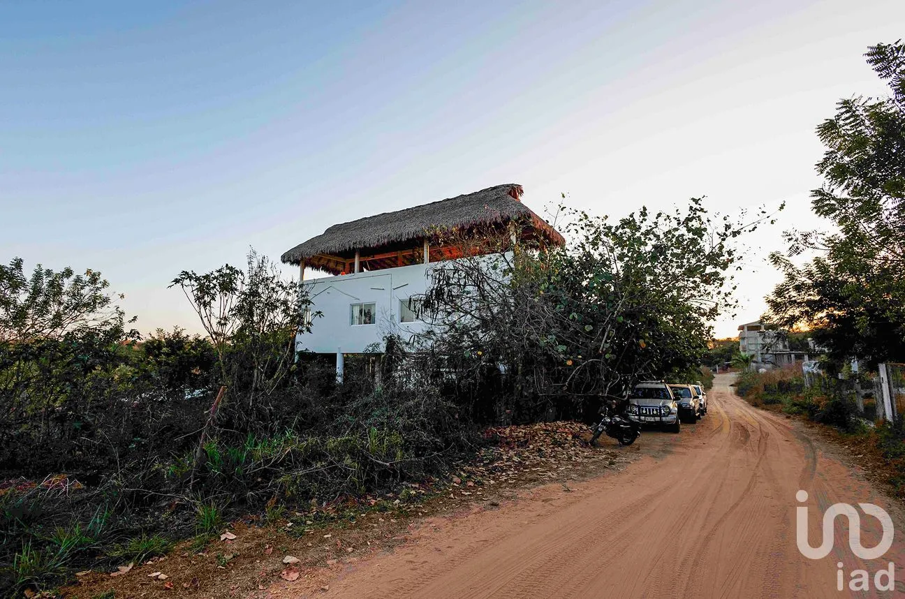 Casa en Venta en Puerto Escondido Centro, San Pedro Mixtepec -Dto. 22 -, Oaxaca | NEX-292698 | iad México | Foto 7 de 57