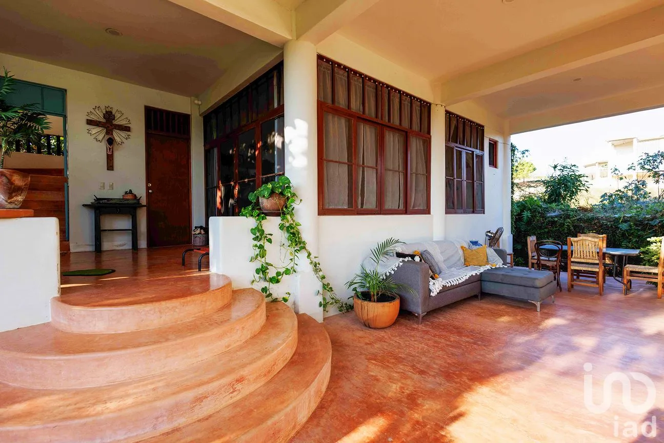 Casa en Venta en Puerto Escondido Centro, San Pedro Mixtepec -Dto. 22 -, Oaxaca | NEX-292698 | iad México | Foto 8 de 57