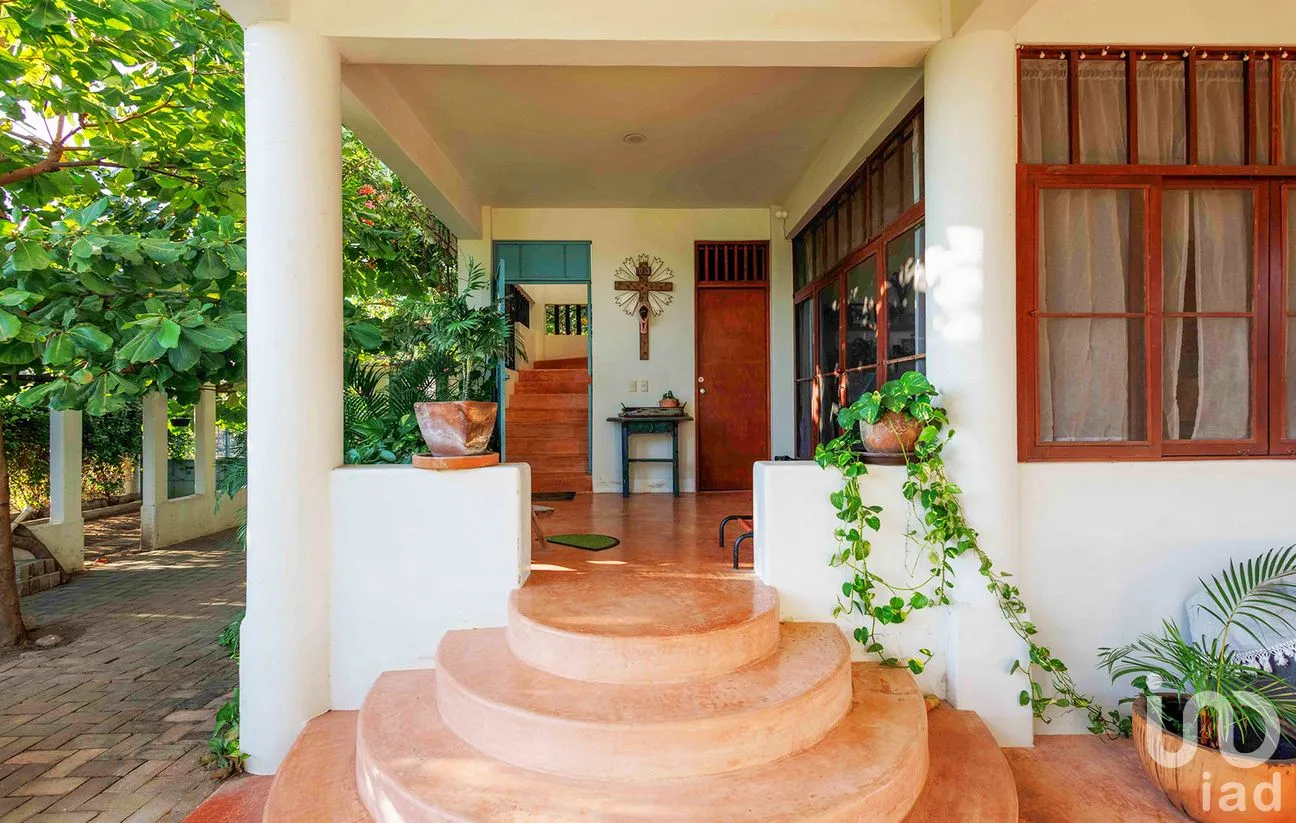 Casa en Venta en Puerto Escondido Centro, San Pedro Mixtepec -Dto. 22 -, Oaxaca | NEX-292698 | iad México | Foto 9 de 57