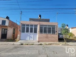 NEX-199161 - Casa en Venta, con 5 recamaras, con 2 baños, con 174 m2 de construcción en Libertad, CP 20126, Aguascalientes.
