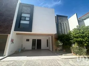NEX-197332 - Casa en Venta, con 3 recamaras, con 3 baños, con 249 m2 de construcción en Lomas de Angelópolis, CP 72830, Puebla.