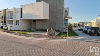 NEX-192261 - Casa en Venta, con 3 recamaras, con 3 baños, con 215 m2 de construcción en Arroyo Hondo, CP 76922, Querétaro.