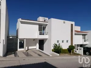 NEX-195581 - Casa en Venta, con 3 recamaras, con 3 baños, con 205 m2 de construcción en Balcones de Vista Real, CP 76905, Querétaro.