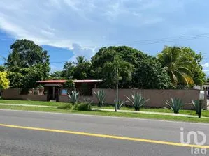 NEX-219774 - Casa en Venta, con 5 recamaras, con 4 baños, con 440 m2 de construcción en Nautla, CP 93800, Veracruz de Ignacio de la Llave.